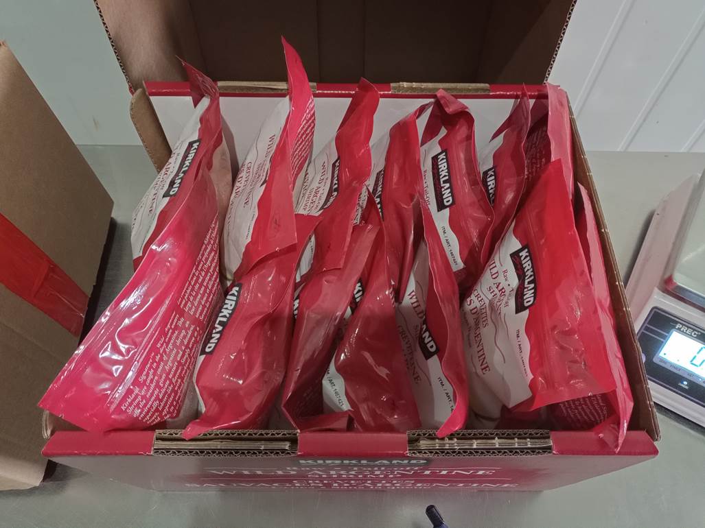Imagen que contiene tabla, alimentos, bolsa

Descripci�n generada autom�ticamente