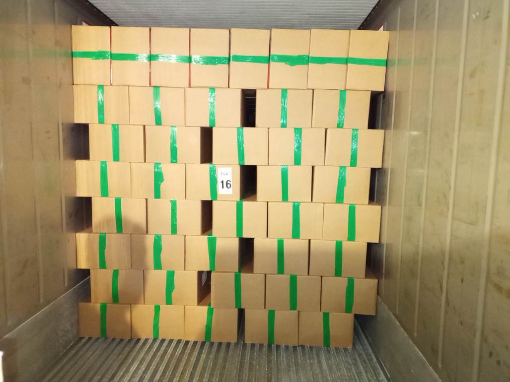 Imagen que contiene interior, verde, con baldosas, peque�o

Descripci�n generada autom�ticamente
