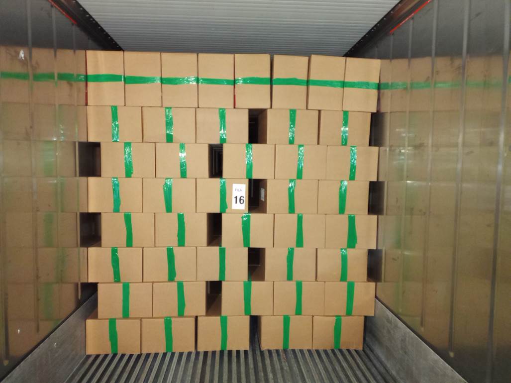Imagen que contiene interior, con baldosas, verde, azulejo

Descripci�n generada autom�ticamente
