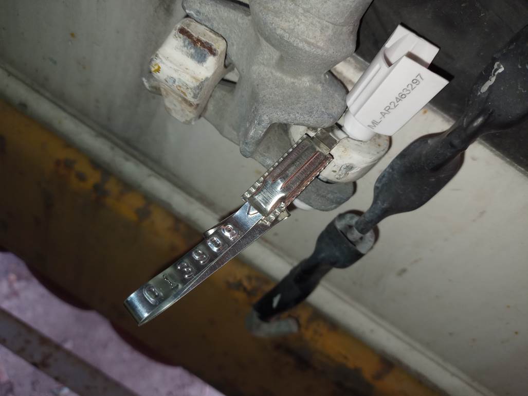 Imagen que contiene interior, tabla, tablero, cuchillo

Descripci�n generada autom�ticamente