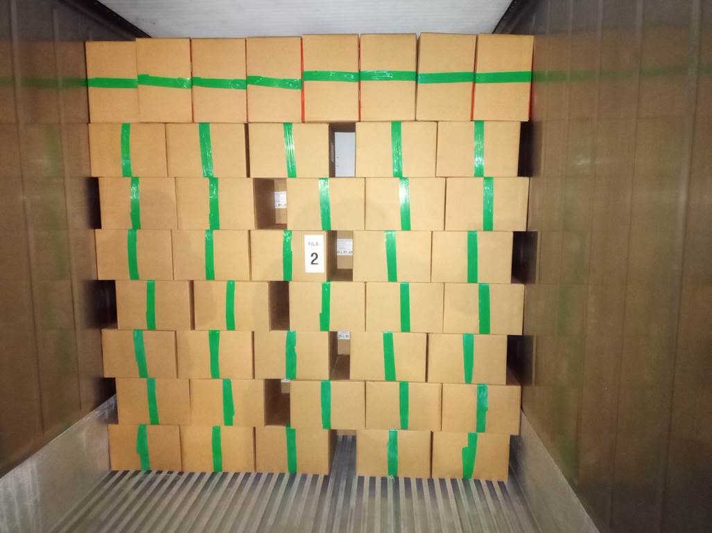 Imagen que contiene interior, verde, con baldosas, peque�o

Descripci�n generada autom�ticamente
