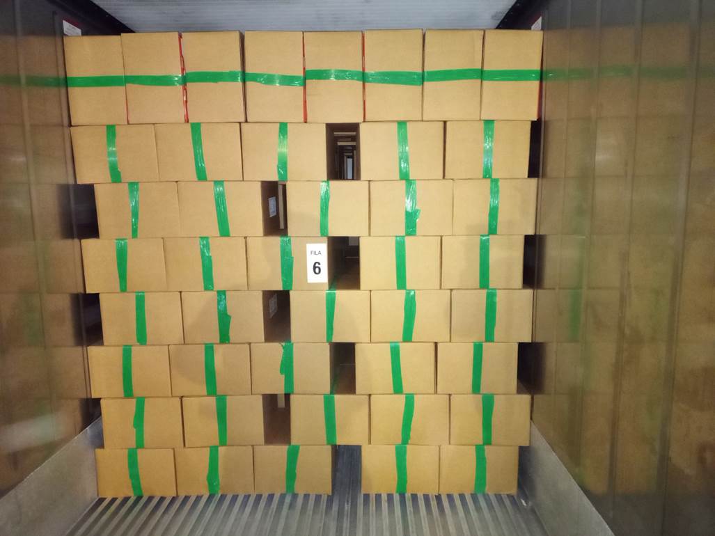Imagen que contiene interior, verde, con baldosas, peque�o

Descripci�n generada autom�ticamente