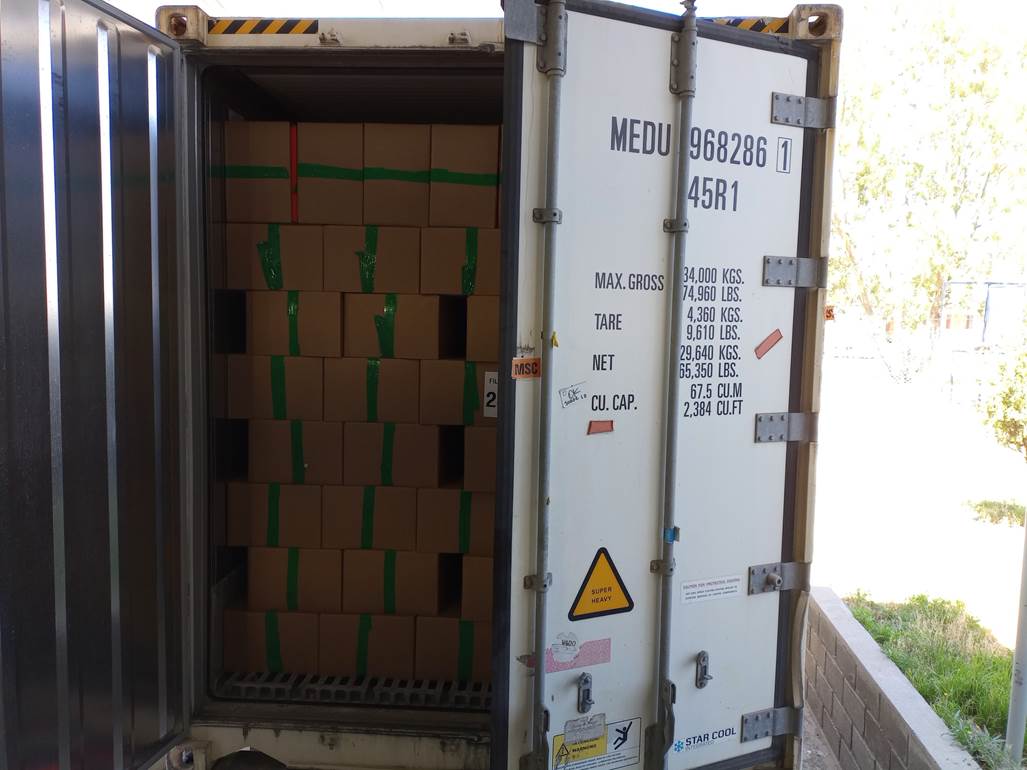 Imagen que contiene peque�o, lado, parado, firmar

Descripci�n generada autom�ticamente
