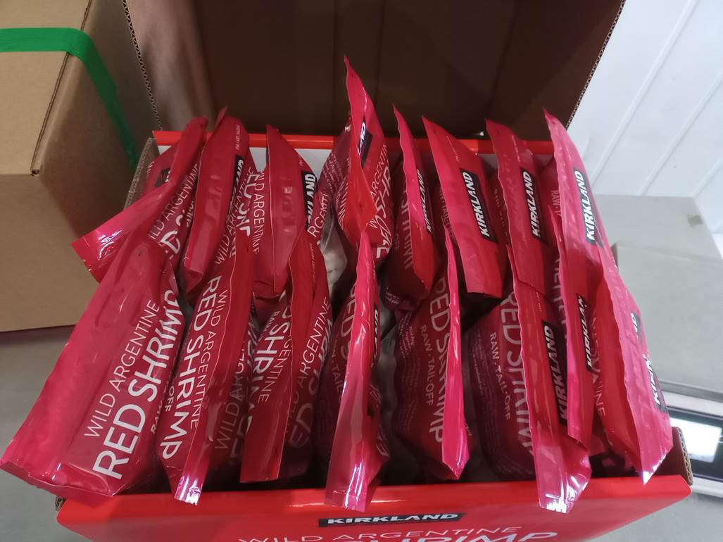 Imagen que contiene tabla, comida, rosa, paraguas

Descripci�n generada autom�ticamente
