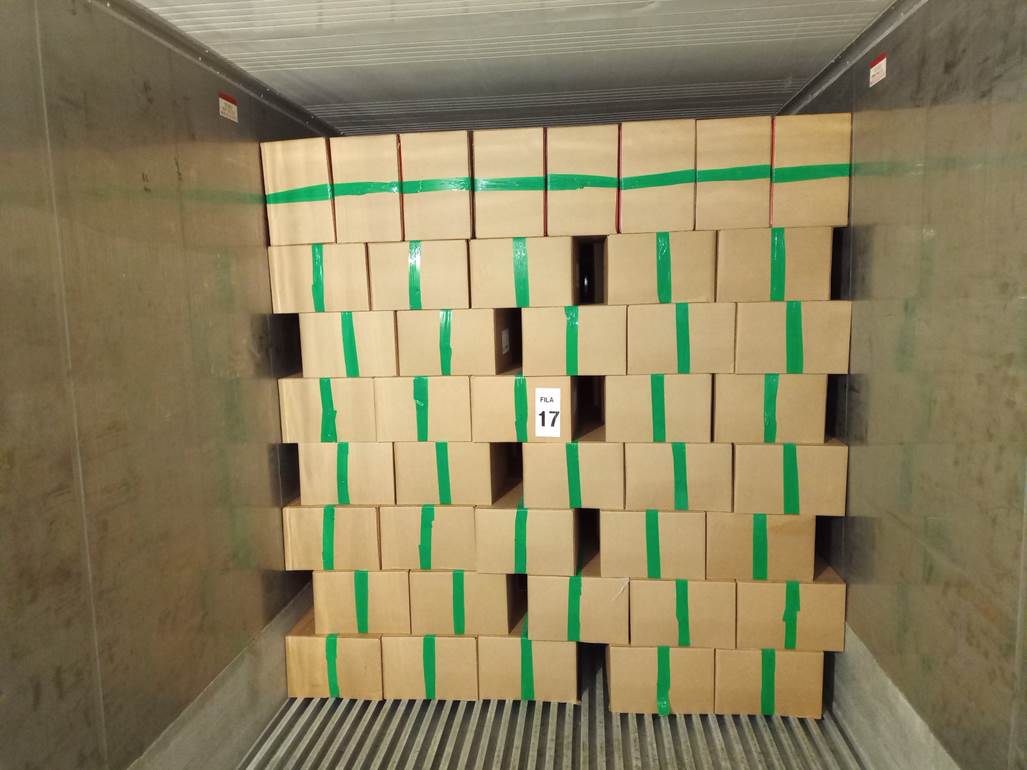 Imagen que contiene interior, verde, con baldosas, peque�o

Descripci�n generada autom�ticamente