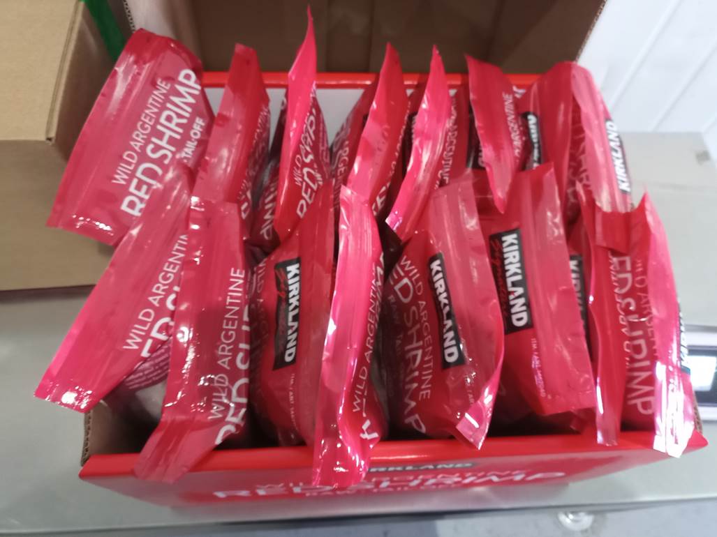 Imagen que contiene interior, tabla, caja, comida

Descripci�n generada autom�ticamente