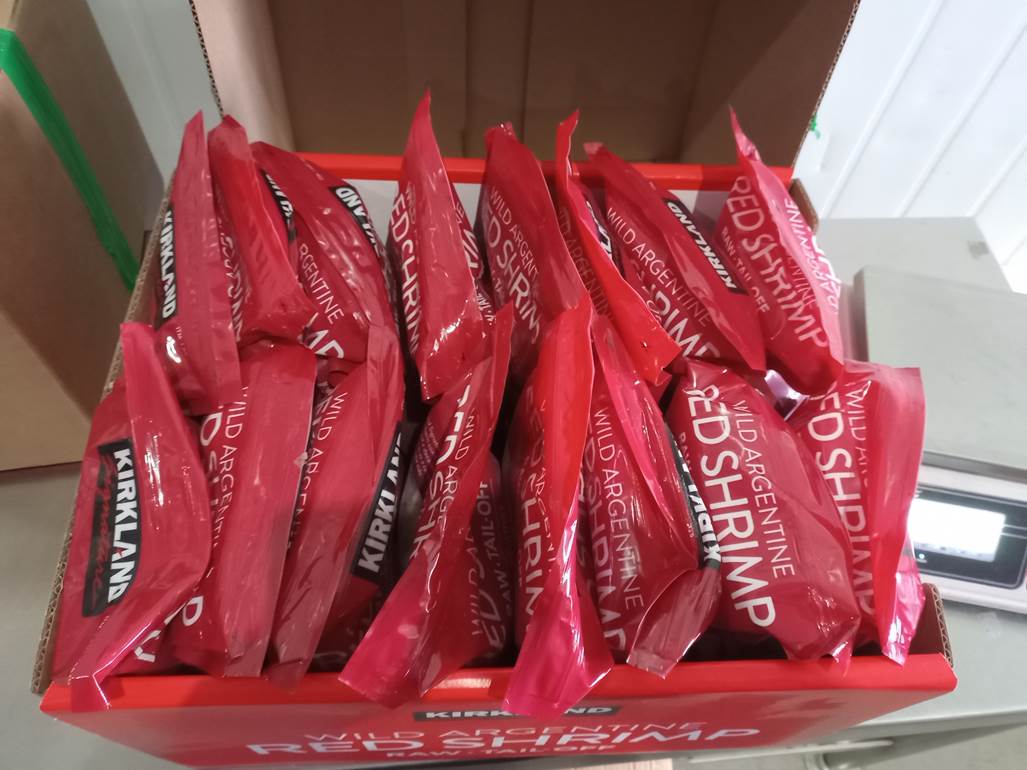 Imagen que contiene interior, tabla, caja, alimentos

Descripci�n generada autom�ticamente