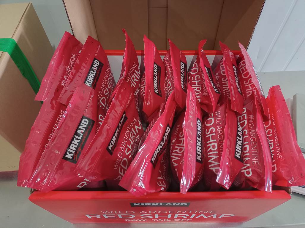 Imagen que contiene interior, tabla, caja, comida

Descripci�n generada autom�ticamente