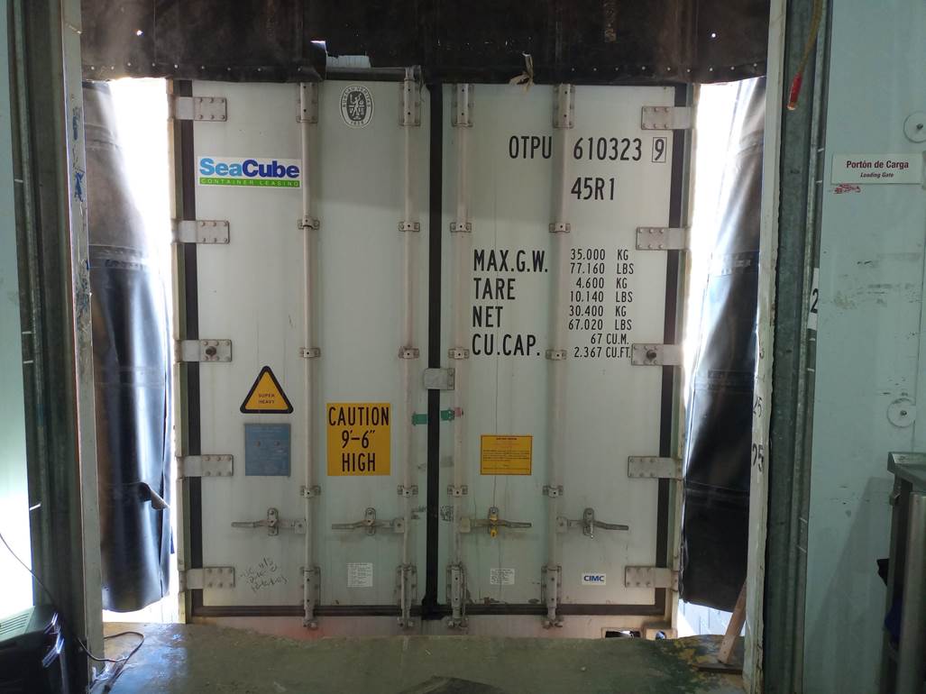 Imagen que contiene edificio, abrir, sucio, puerta

Descripci�n generada autom�ticamente