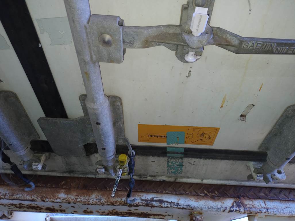 Imagen que contiene interior, sucio, lavabo, metal

Descripci�n generada autom�ticamente