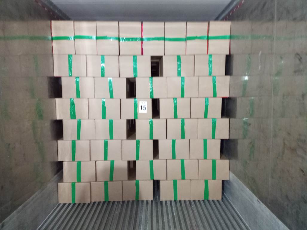 Imagen que contiene interior, con baldosas, verde, azulejo

Descripci�n generada autom�ticamente