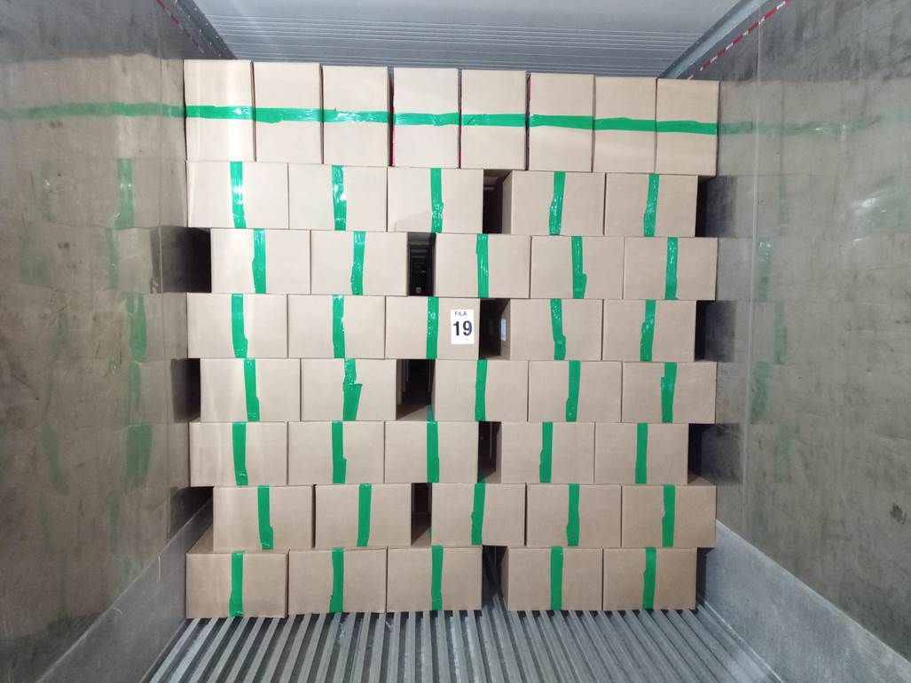 Imagen que contiene interior, edificio, con baldosas, azulejo

Descripci�n generada autom�ticamente