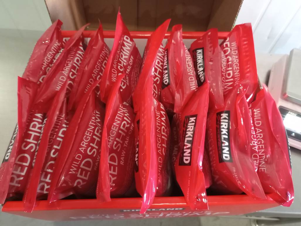 Imagen que contiene interior, tabla, caja, comida

Descripci�n generada autom�ticamente