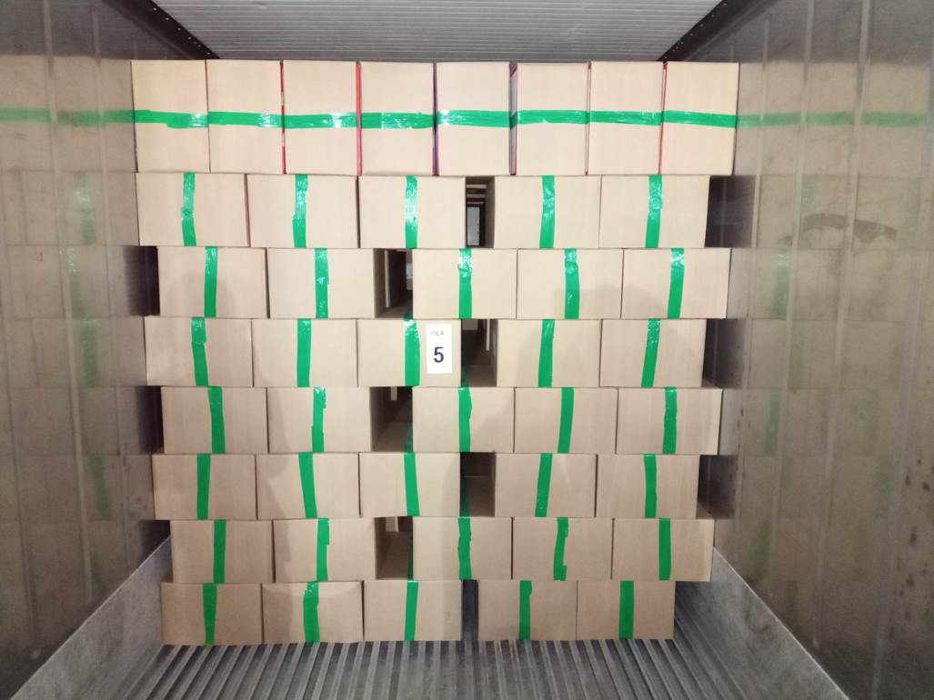 Imagen que contiene interior, con baldosas, verde, azulejo

Descripci�n generada autom�ticamente