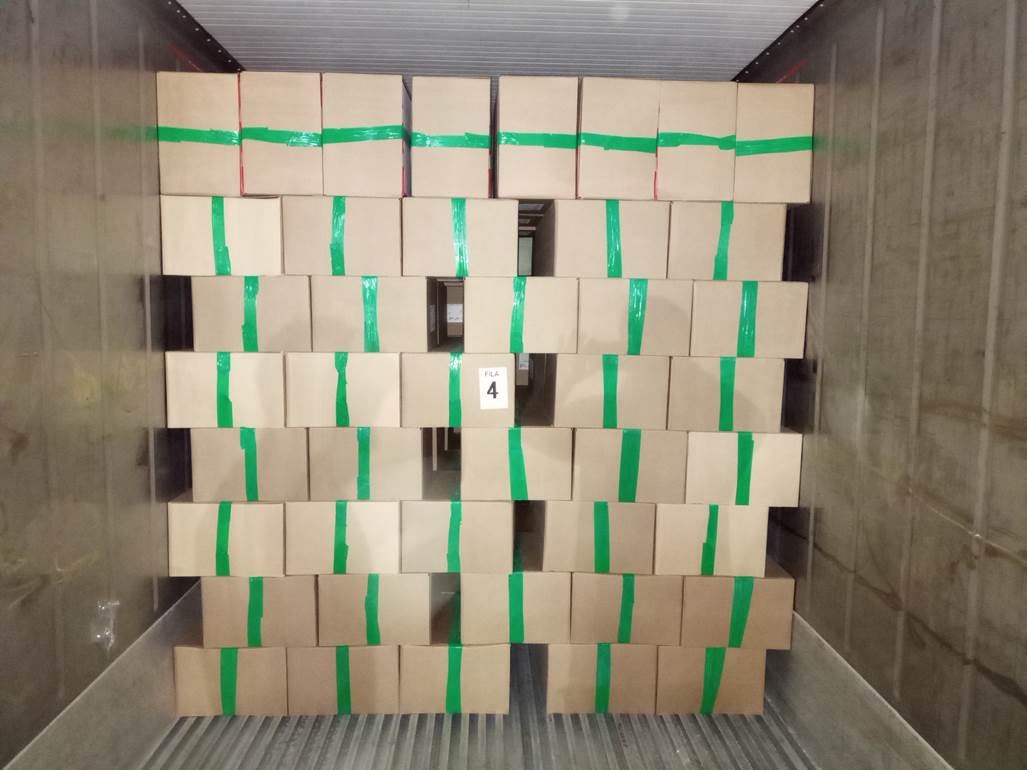 Imagen que contiene interior, con baldosas, verde, azulejo

Descripci�n generada autom�ticamente