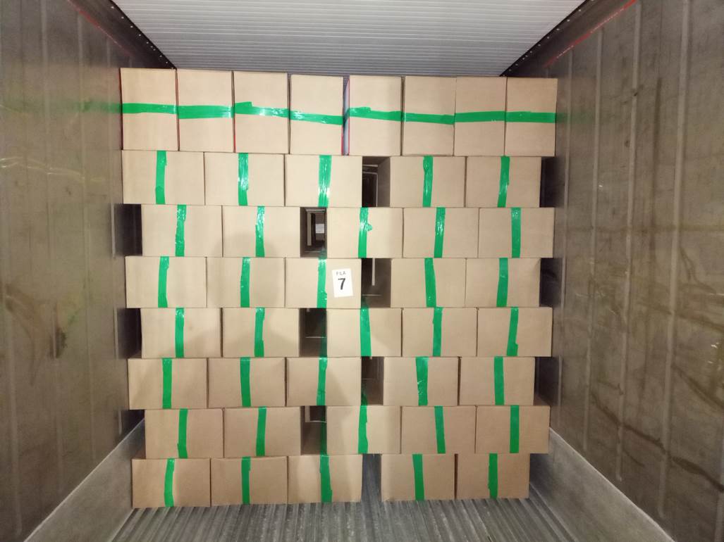 Imagen que contiene interior, verde, con baldosas, edificio

Descripci�n generada autom�ticamente