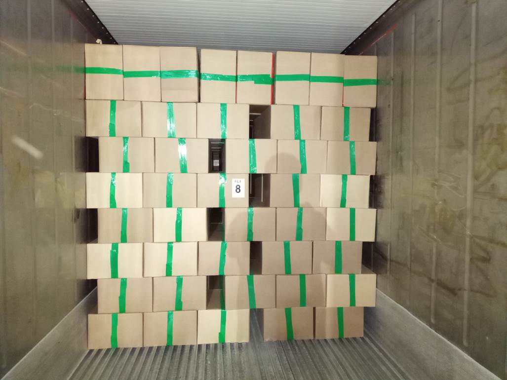 Imagen que contiene interior, con baldosas, verde, azulejo

Descripci�n generada autom�ticamente