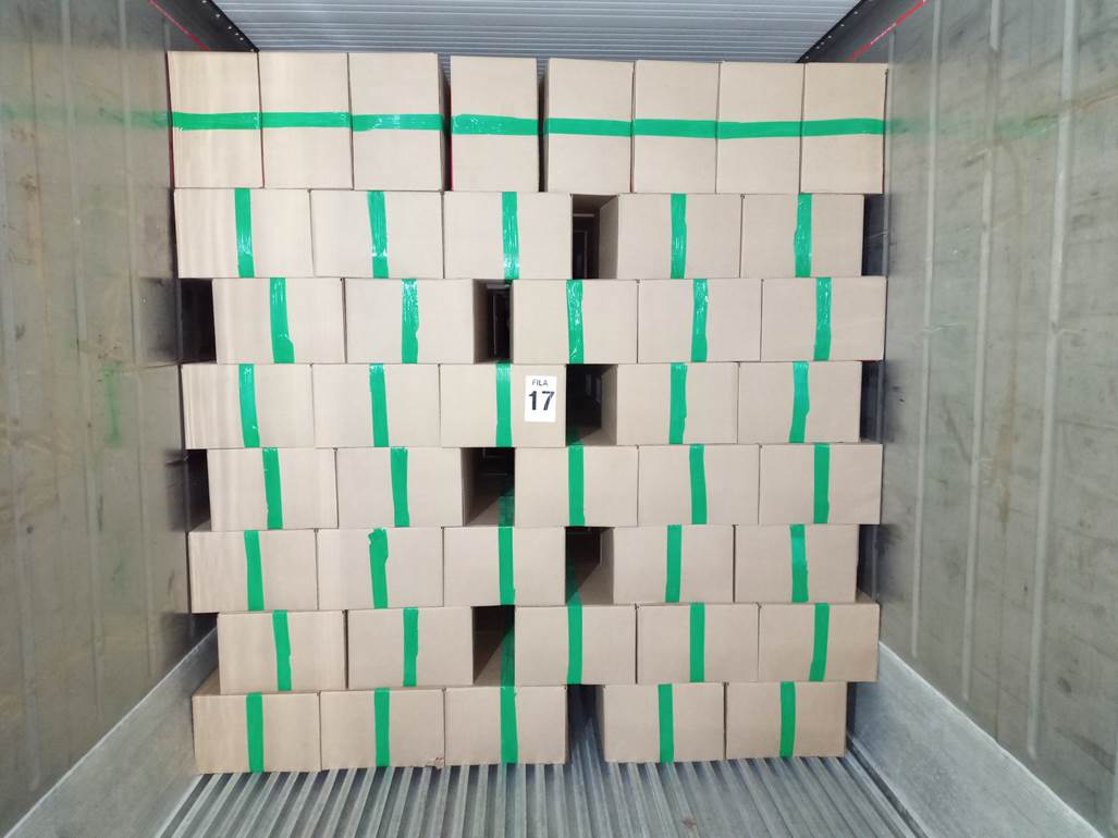 Imagen que contiene interior, con baldosas, lego, azulejo

Descripci�n generada autom�ticamente