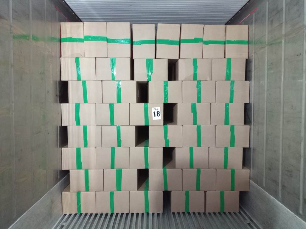 Imagen que contiene interior, edificio, con baldosas, verde

Descripci�n generada autom�ticamente