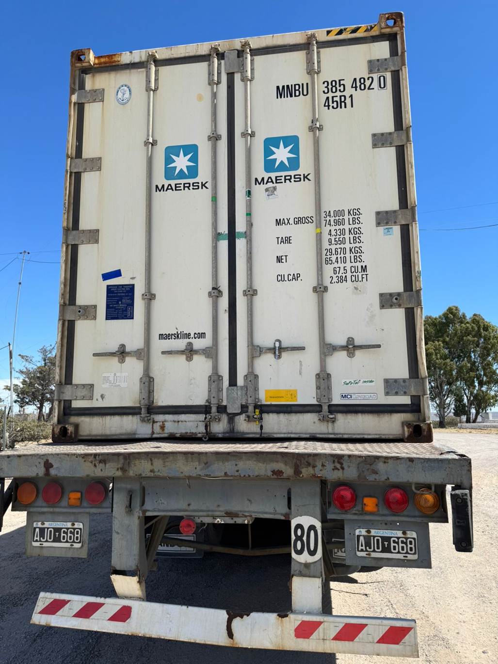 Imagen que contiene camioneta, exterior, camino, edificio

Descripci�n generada autom�ticamente