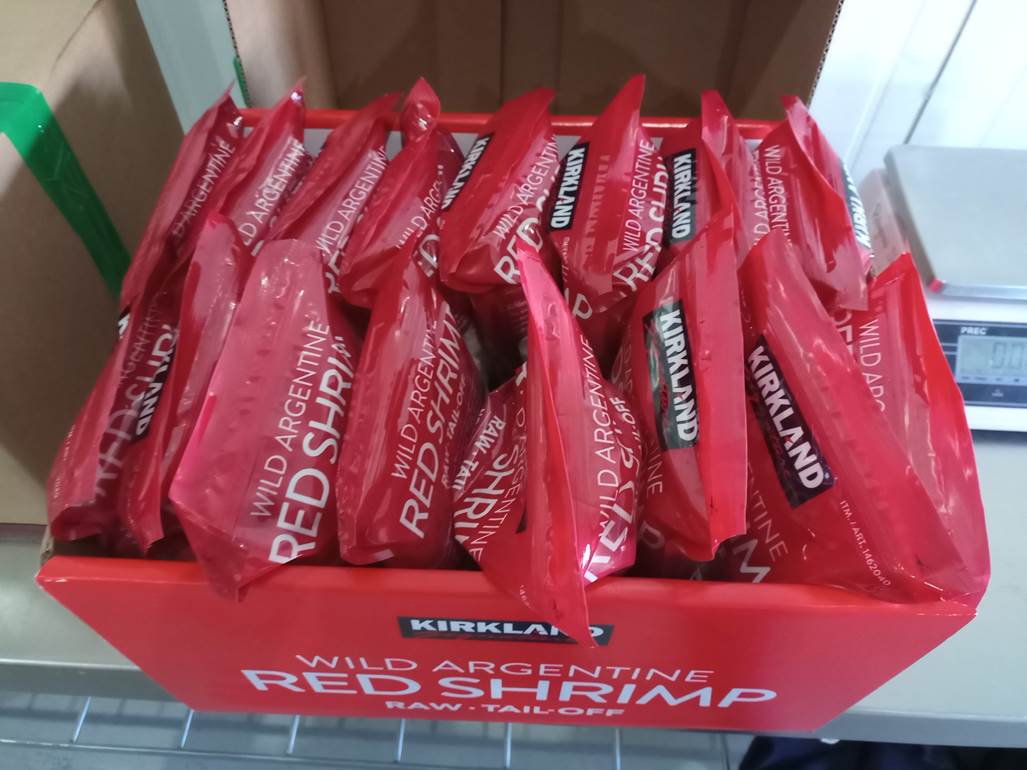 Imagen que contiene interior, tabla, caja, llenado
Descripción generada automáticamente