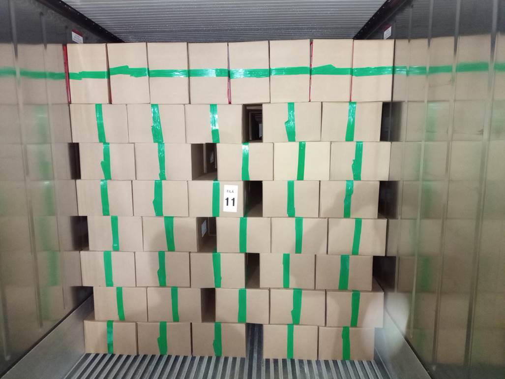 Imagen que contiene interior, verde, con baldosas, azulejo

Descripci�n generada autom�ticamente