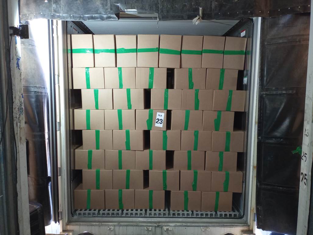Imagen que contiene interior, refrigerador, abrir, edificio

Descripci�n generada autom�ticamente