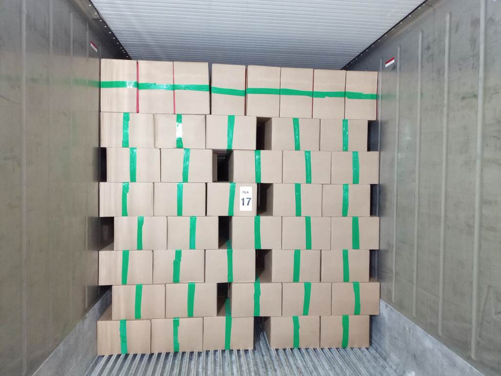 Imagen que contiene interior, con baldosas, azulejo, peque�o

Descripci�n generada autom�ticamente