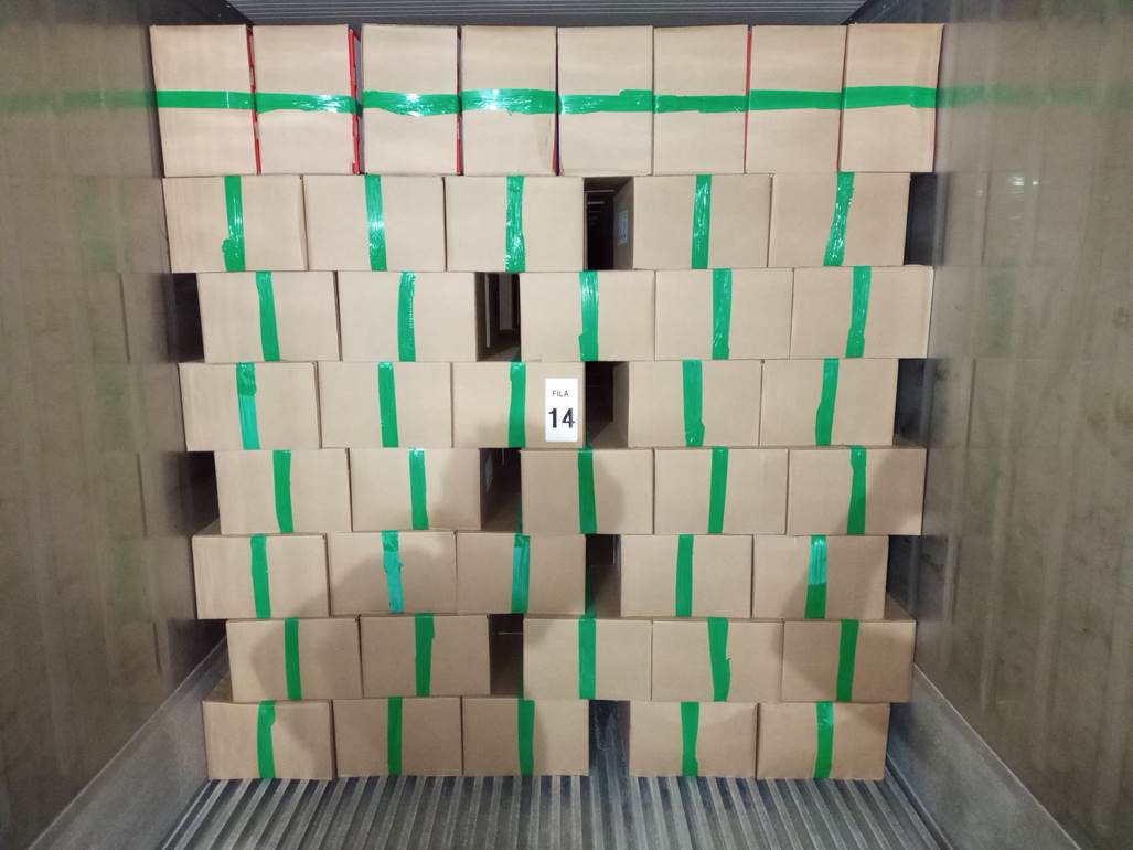 Imagen que contiene interior, con baldosas, verde, azulejo

Descripci�n generada autom�ticamente