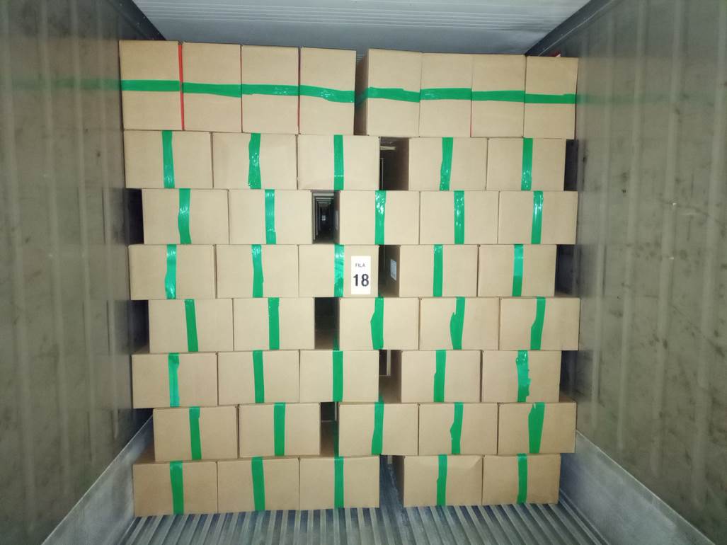 Imagen que contiene interior, con baldosas, verde, azulejo

Descripci�n generada autom�ticamente