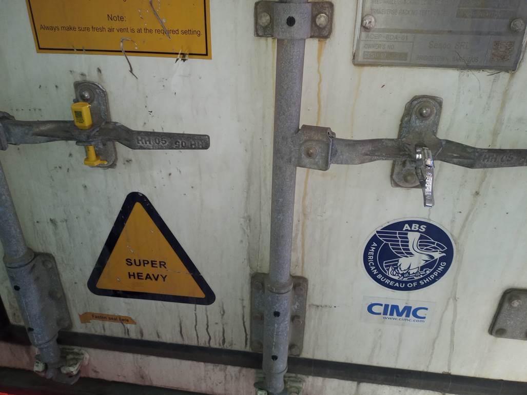 Imagen que contiene edificio, firmar, sucio, cubierto

El contenido generado por IA puede ser incorrecto.
