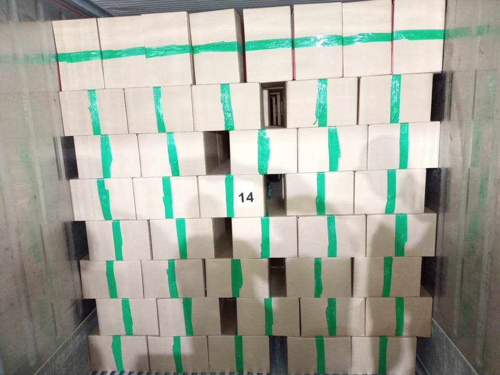 Imagen que contiene interior, con baldosas, edificio, azulejo

El contenido generado por IA puede ser incorrecto.