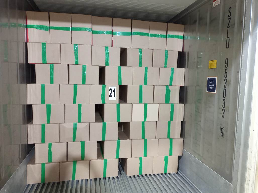 Una puerta de cristal

El contenido generado por IA puede ser incorrecto.