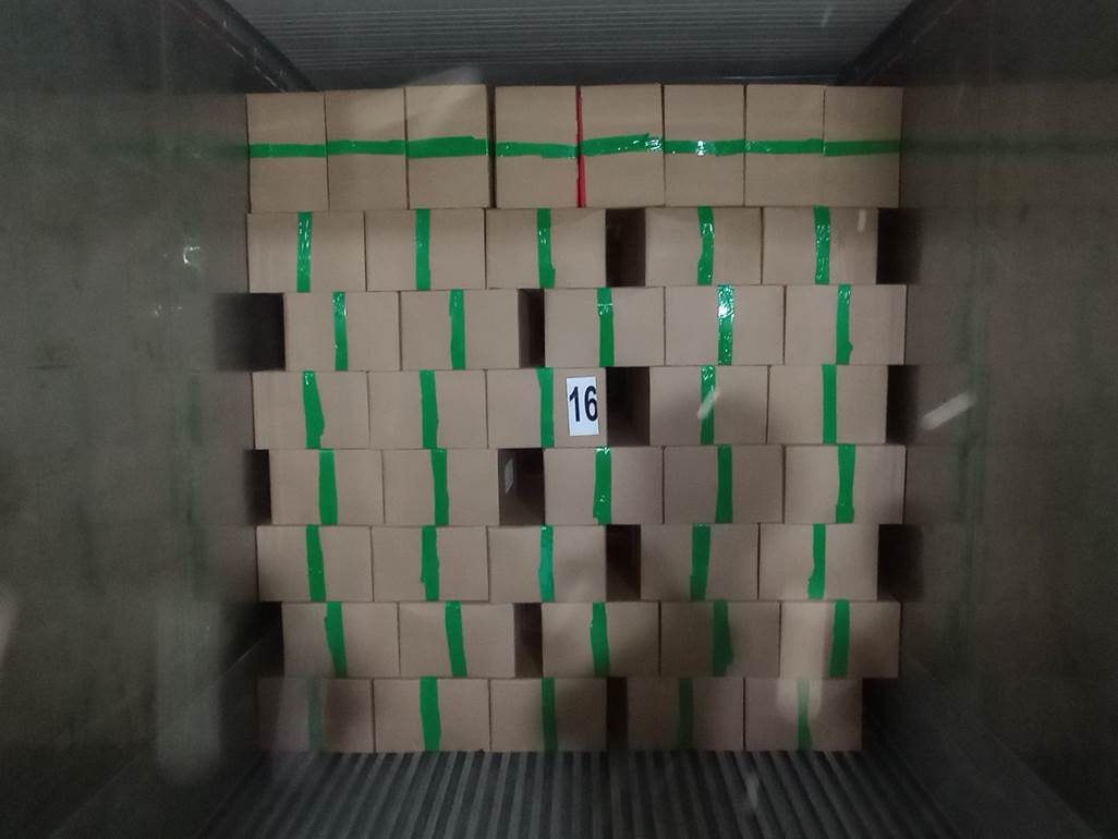 Imagen que contiene interior, con baldosas, verde, peque�o

El contenido generado por IA puede ser incorrecto.