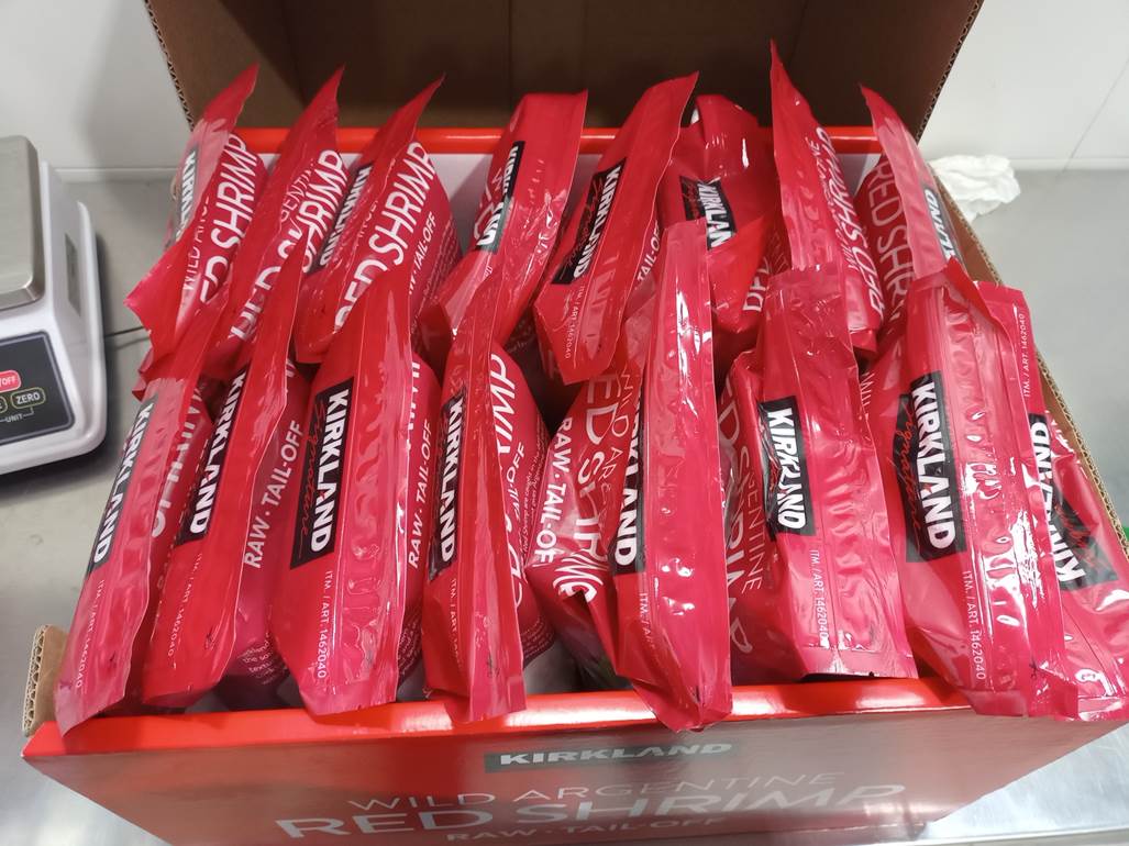 Imagen que contiene interior, tabla, caja, comida

El contenido generado por IA puede ser incorrecto.
