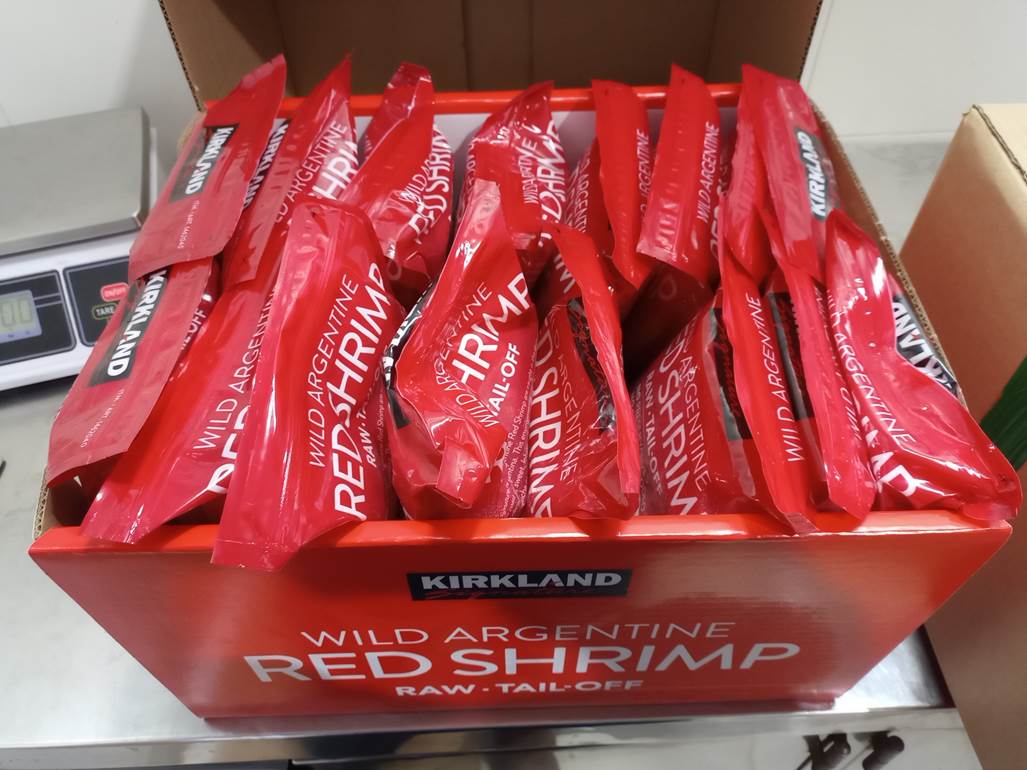 Imagen que contiene tabla, interior, caja, comida

El contenido generado por IA puede ser incorrecto.