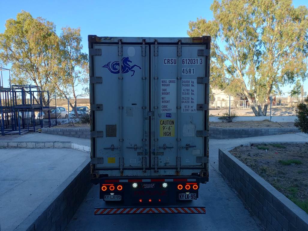 Imagen que contiene exterior, camino, camioneta, calle

El contenido generado por IA puede ser incorrecto.