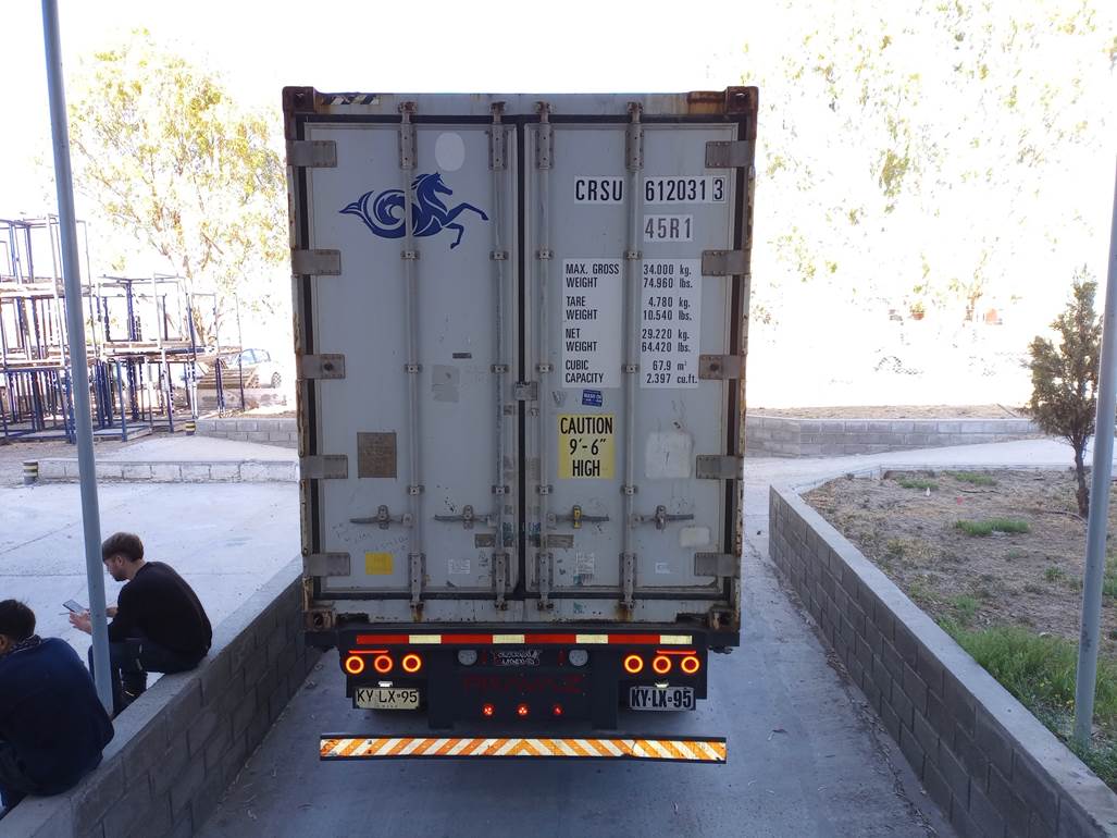 Imagen que contiene exterior, camino, camioneta, calle

El contenido generado por IA puede ser incorrecto.
