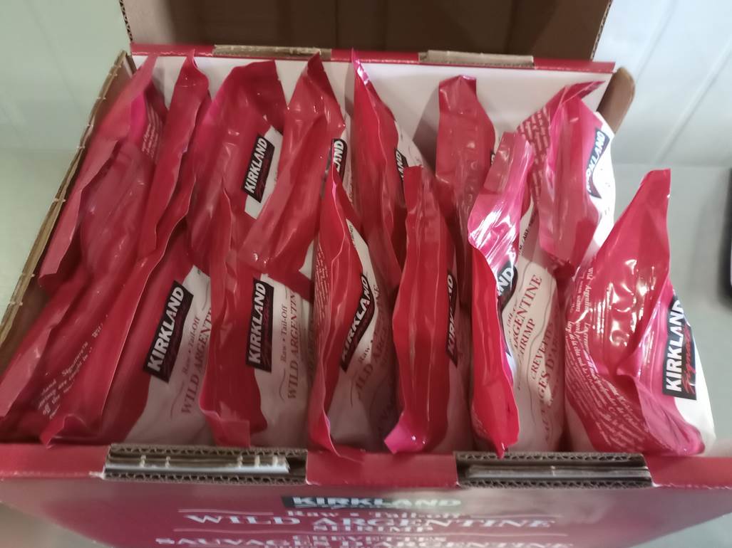 Imagen que contiene interior, caja, tabla, rosa

El contenido generado por IA puede ser incorrecto.