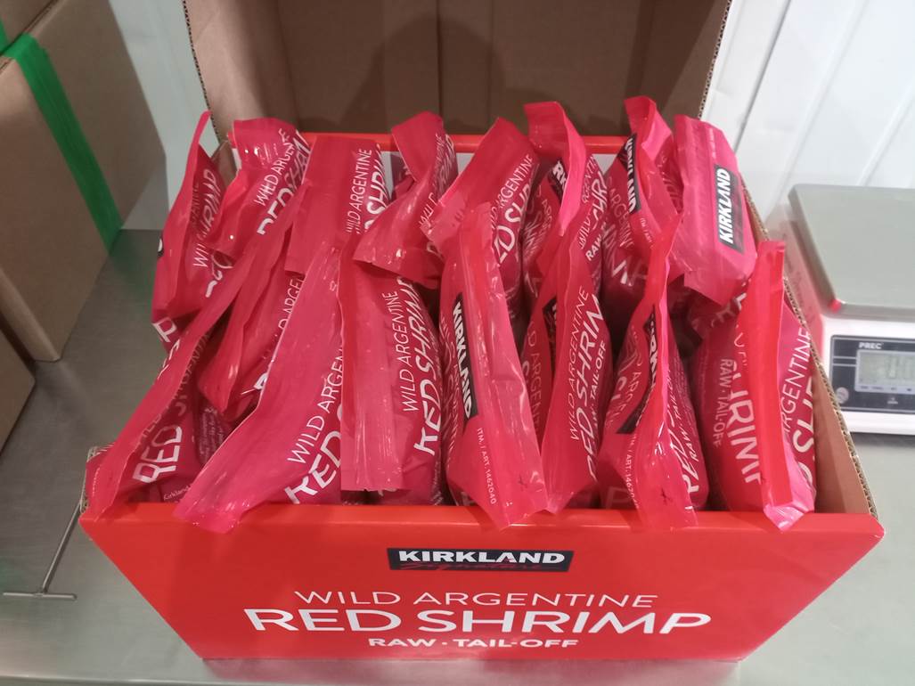 Imagen que contiene interior, tabla, caja, rosa
El contenido generado por IA puede ser incorrecto.