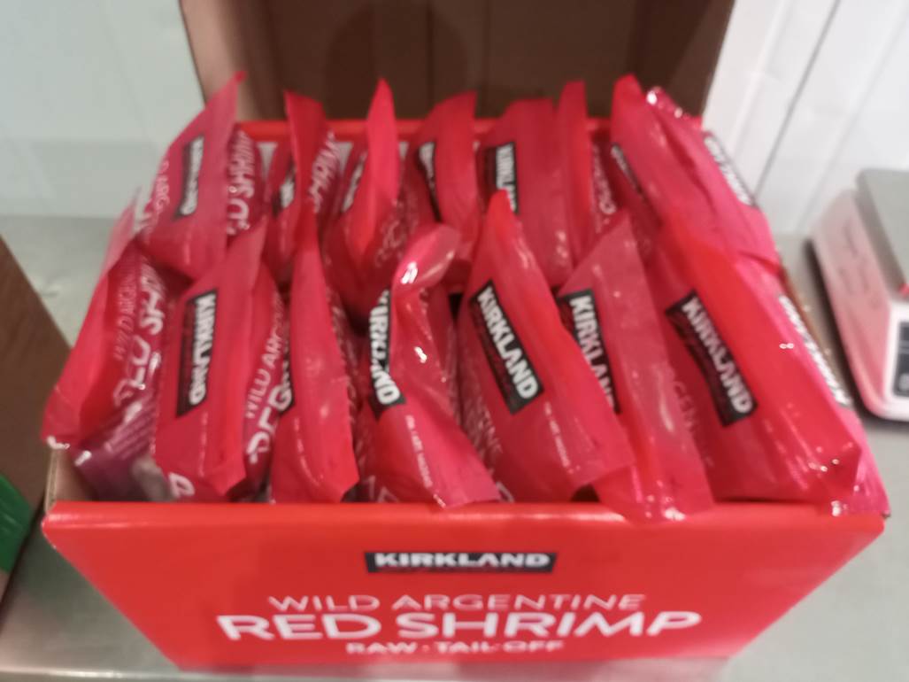 Imagen que contiene caja, tabla, caliente, perro
El contenido generado por IA puede ser incorrecto.