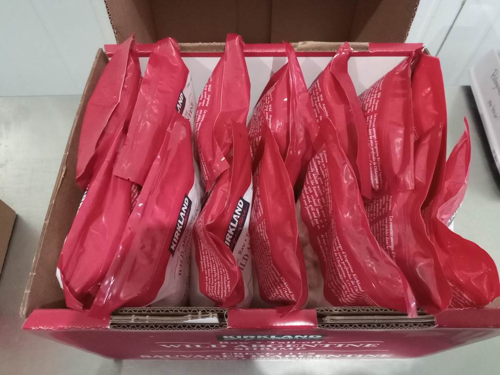 Imagen que contiene caja, tabla, bandeja, rosa
El contenido generado por IA puede ser incorrecto.