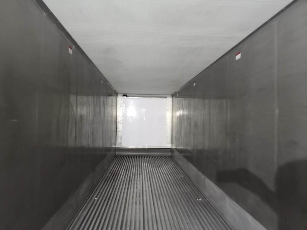 Imagen en blanco y negro de una estación de tren
El contenido generado por IA puede ser incorrecto.