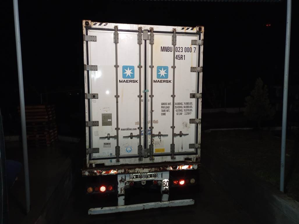 Imagen que contiene camioneta, reloj, grande, calle

El contenido generado por IA puede ser incorrecto.