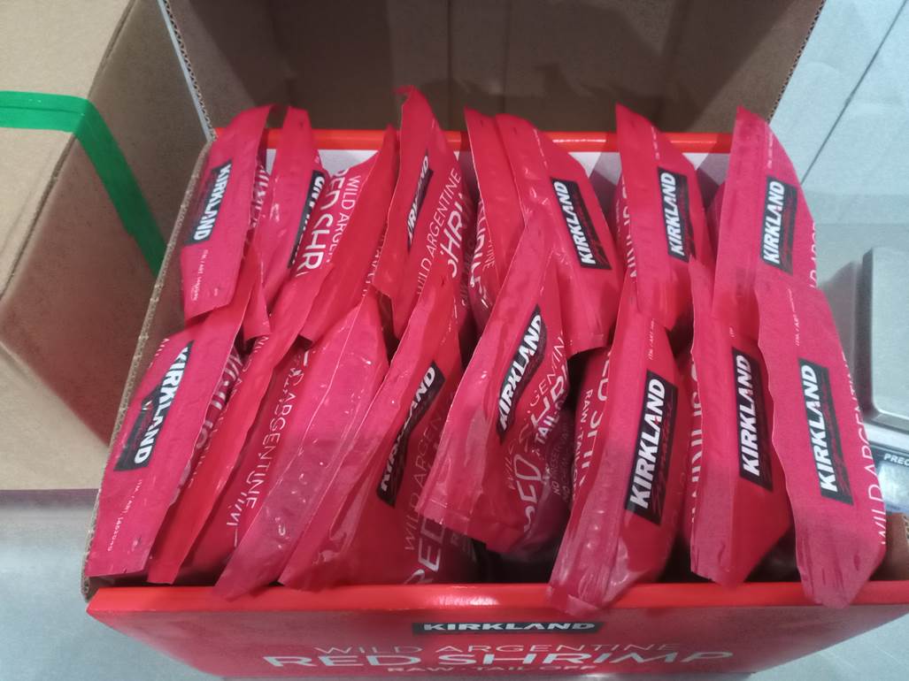 Imagen que contiene interior, tabla, caja, rosa

El contenido generado por IA puede ser incorrecto.